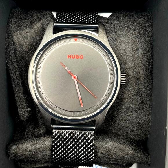 HUGO Move 1530044 Men’s Black Minimalist Mesh Bracelet Watch – Red Accent Dial - Picture 4 of 17